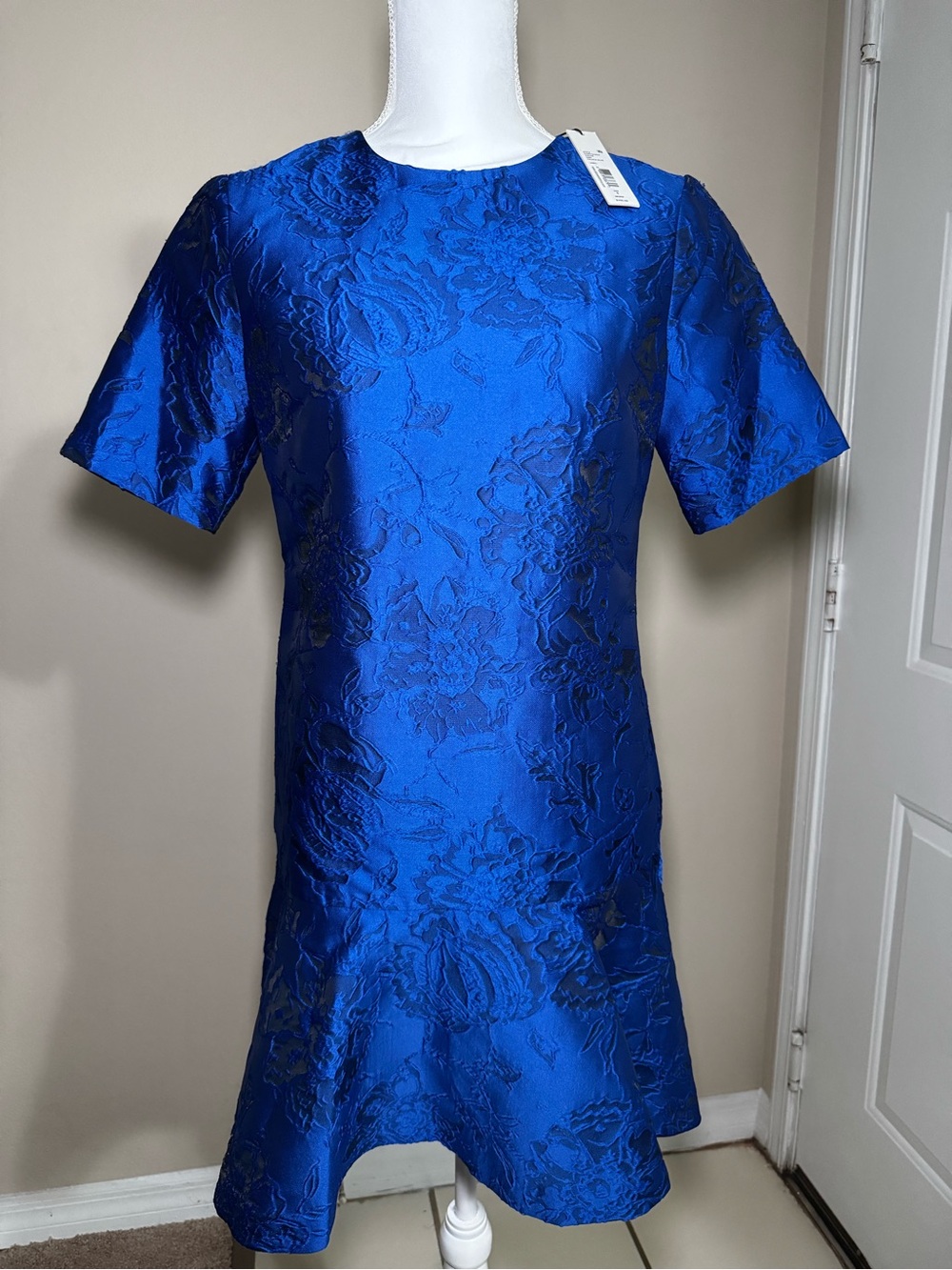 Alice + Olivia Electric Blue Floral Jacquard Short Sleeve Dress